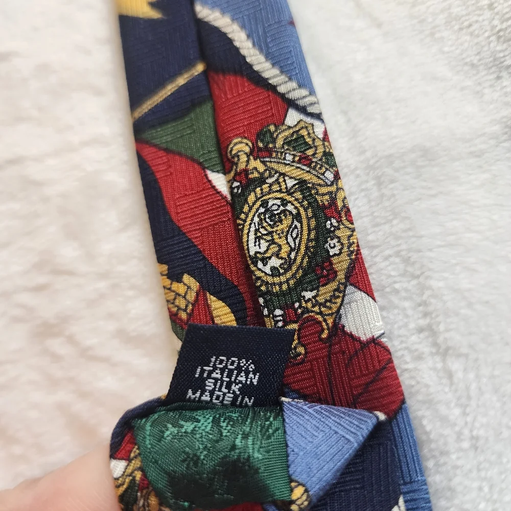 Vintage Tommy‎ Hilfiger Mens Tie 100% Silk Flag and Crest Pattern EUC